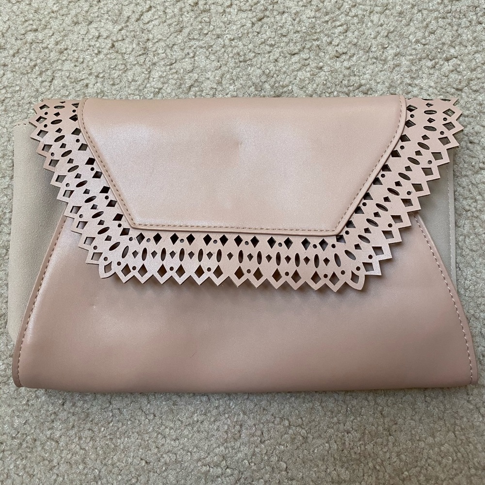Nude clutch